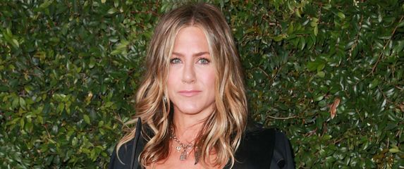 Jennifer Aniston - 3