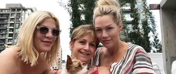 Tori Spelling, Jennie Garth, Gabrielle Carteris (Foto: Instagram)
