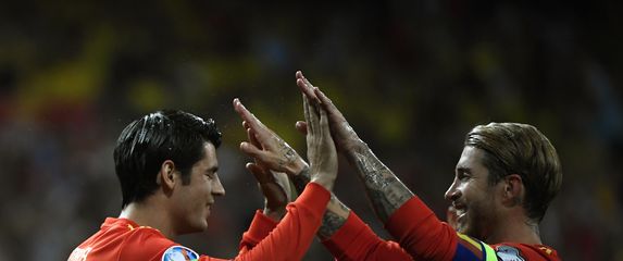 Sergio Ramos i Alvaro Morata (Foto: AFP)