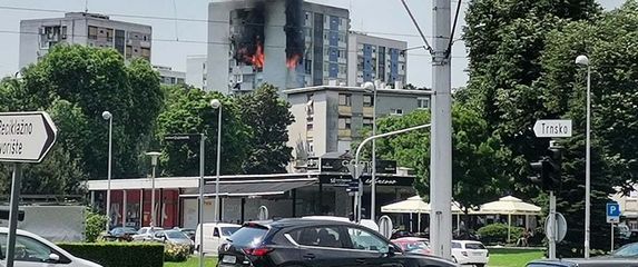 Požar u zgradi u Trnskom - 1