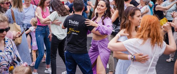 Zapleši s nama - 13