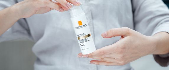 LA ROCHE-POSAY ANTHELIOS AGE CORRECT SPF50