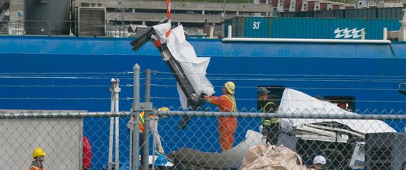 Ostaci podmornice Titan vraćeni na kopno - 6