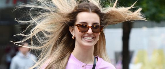 Ljepotici sa špice ni jak nalet vjetra nije pokvario raspoloženje