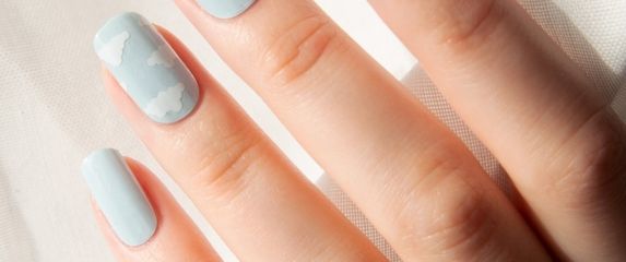 Manikura s oblacima novi je ljetni trend