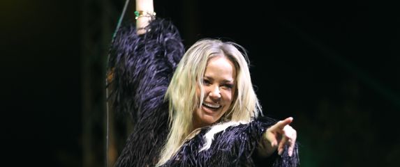 Maja Šuput oduševila je u potpuno crnoj kombinaciji