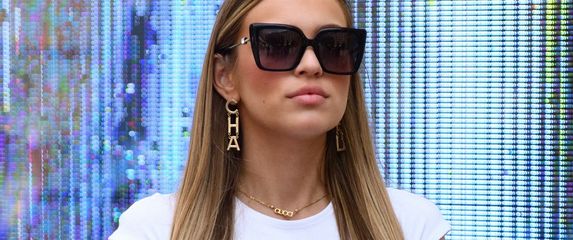 Ljepotica iz Zagreba u jednostavnoj kombinaciji nadograđenoj efektnim dodacima