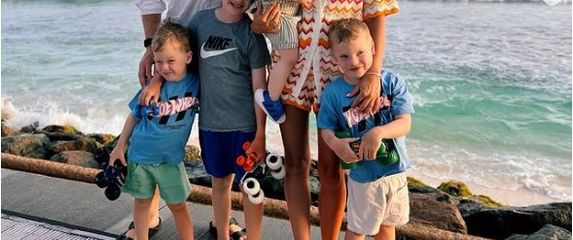 Phil i Brodie Mackenzie sa svojim dječacima