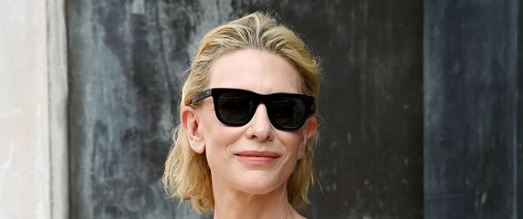 Cate Blanchett na reviji Giorgija Armanija - 1