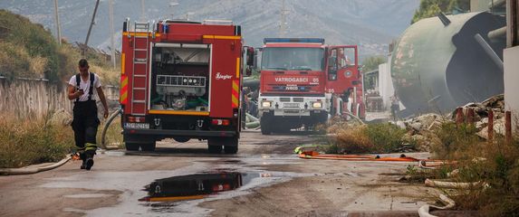 U krugu željezare u Kaštel Sućurcu izbio je požar