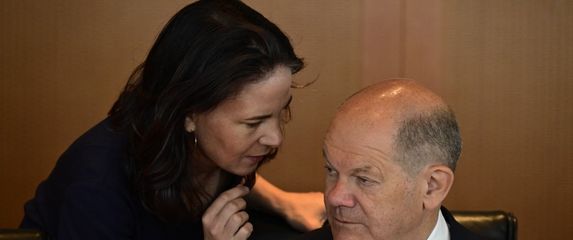 Annalena Baerbock, Olaf Scholz