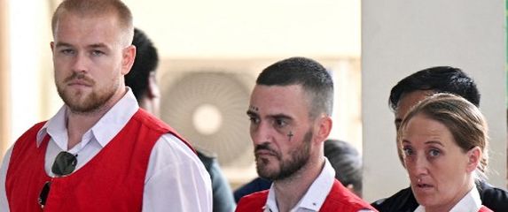 Britanci, krijumčari droge - 2