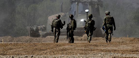 Vojna obuka, ilustracija