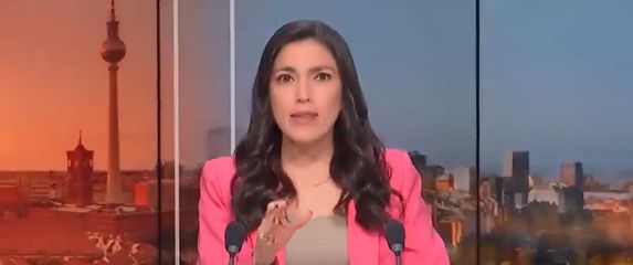 Smirena voditeljica iz Kolumbije