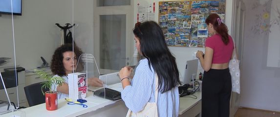 Potraga za radnicima studentima