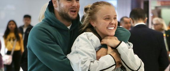 Jojo Siwa, Chris Hughes