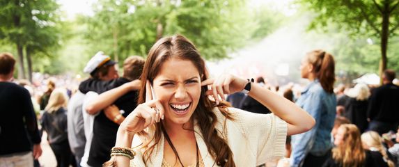 Telefon na koncertu, ilustracija