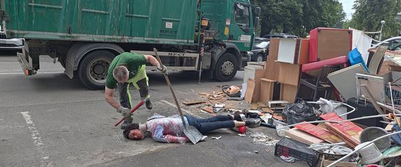 Lutka na krupnom otpadu