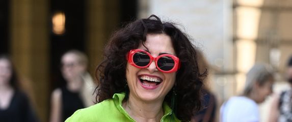 Dama iz Zagreba nosila je izdanje u kojem dominira zelena boja