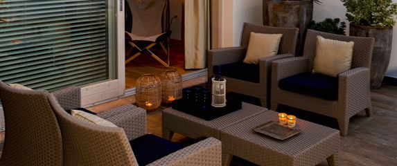 Stan koji ima terasu s pogledom na marinu - 9