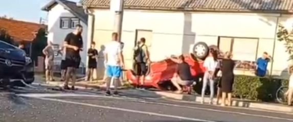 Automobil na krovu na Slemenicama