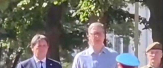 Predsjednik Srbije Aleksandar Vučić u neformalnom izdanju