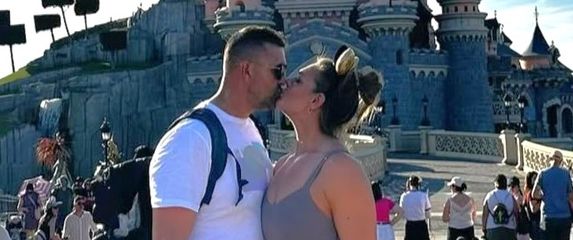 Sandra Elkasević u Disneylandu - 8