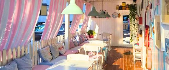 Slastičarnica Jagode i čokolada