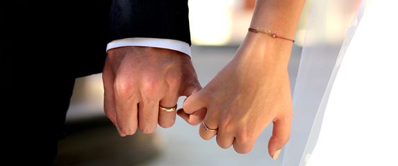 Tisuće Nijemaca mijenja prezime