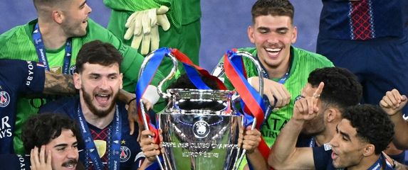 Hviča Kvarachelija i suigrači iz PSG-a