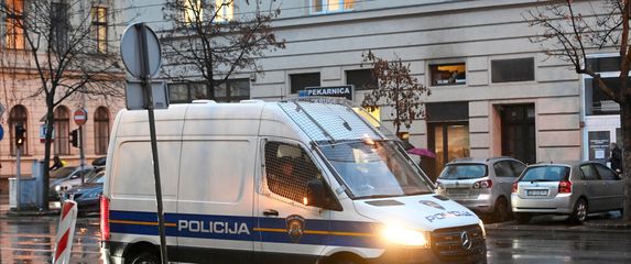 Policija