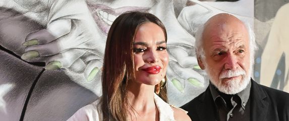 Severina na otvorenju izložbe Dimitrija Popovića 'Rođendanska noć' povodom 100 godina od rođenja Marilyn Monroe - 7