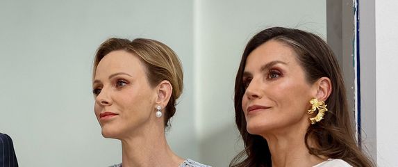 Kraljica Letizia i princeza Charlene u elegantnim haljinama - 3