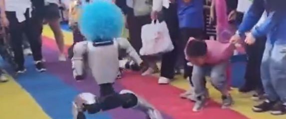 Robot udario dječaka u Kini