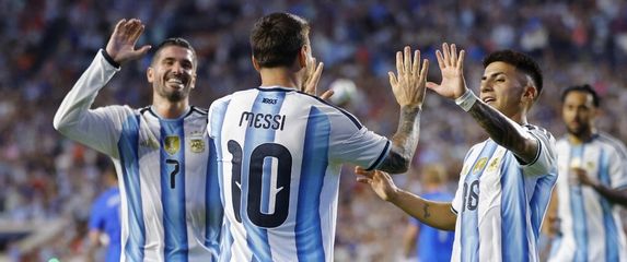 Messi i suigrači iz reprezentacije Argentine