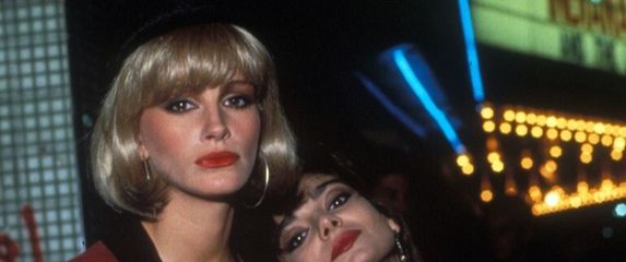 Laura San Giacomo - 7