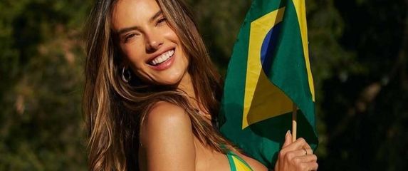 Alessandra Ambrosio - 3