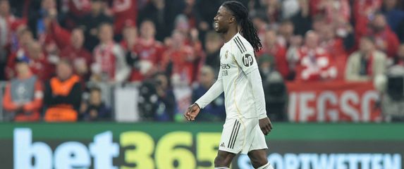Eduardo Camavinga dobio crveni karton