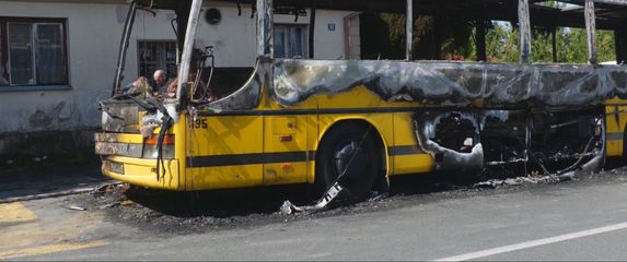 Izgorio autobus - 2