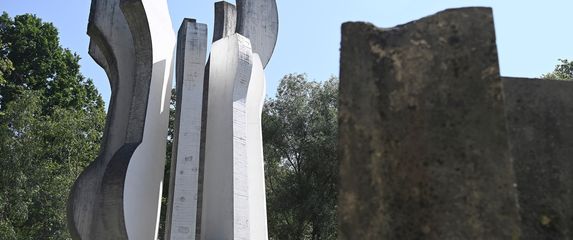 Spomen područje Brezovica