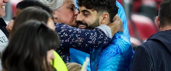 Vatreni s obitelji - 16