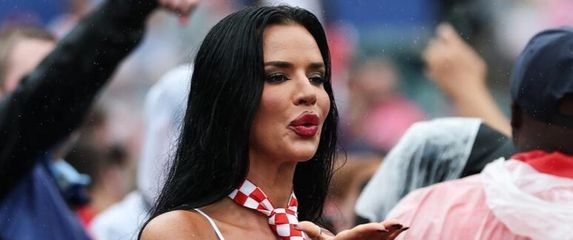 Ivana Knoll - 2