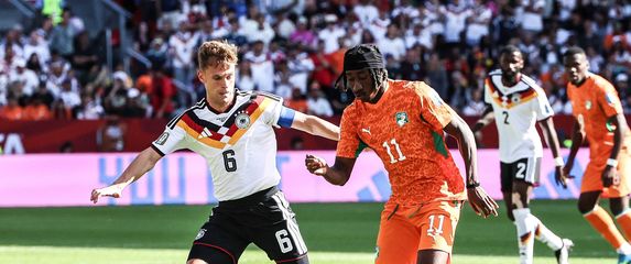 Joshua Kimmich i Yan Diomande