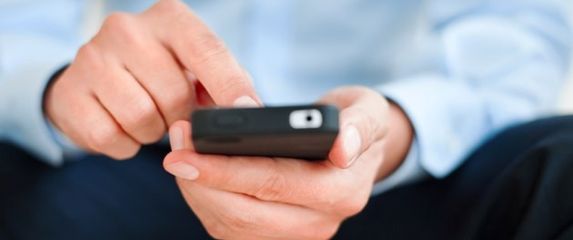 Po prvi puta korištenje interneta putem aplikacija nadmašio korištenje interneta preko računala