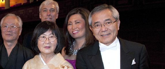 Ei-ichi Negishi sa suprugom Sumire (Foto: AFP)