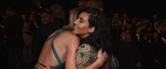 Kim Kardashian i Taylor Swift (Foto: AFP)