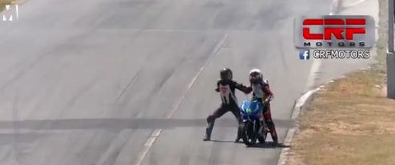 Tučnjava motociklista u Kostarici (Screenshot Twitter)