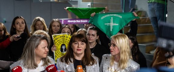 Justyna Wydrzynska - 10