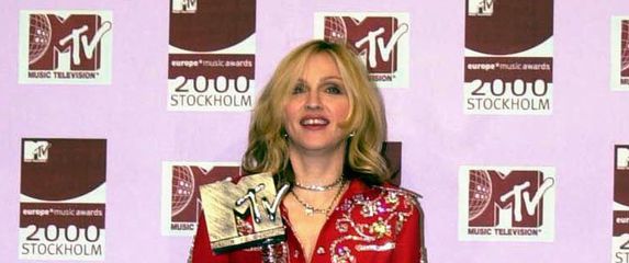 Madonna 2000. godine - 4