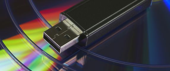 USB-stick i CD